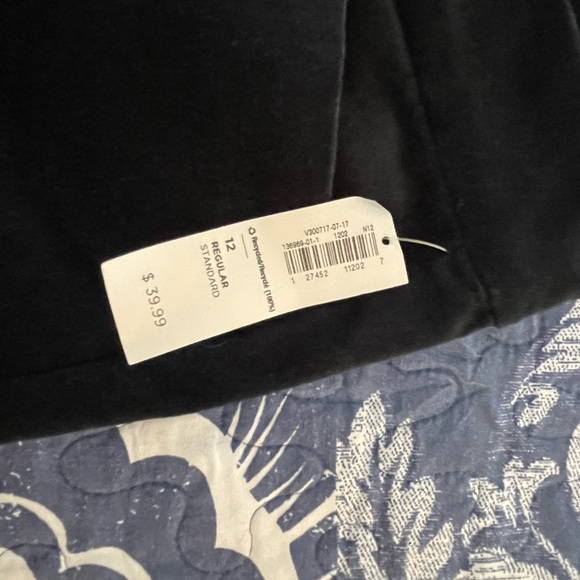 Velvet green pants with pockets. Brand new - Picture 3 of 10